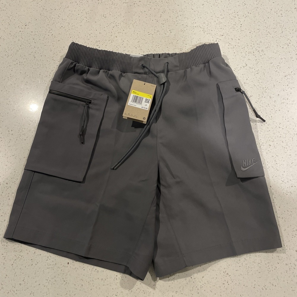 NWT Nike Sportswear Tech Pack Woven Utility Shorts FB7528-068 Men's Small Gray
